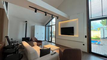 Vila Deluks, pemandangan kolam renang | Area keluarga