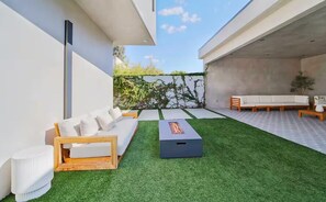 Terrace/patio - FIFA World Cup l 5BR Pool & Hot Tub (Los Angeles)