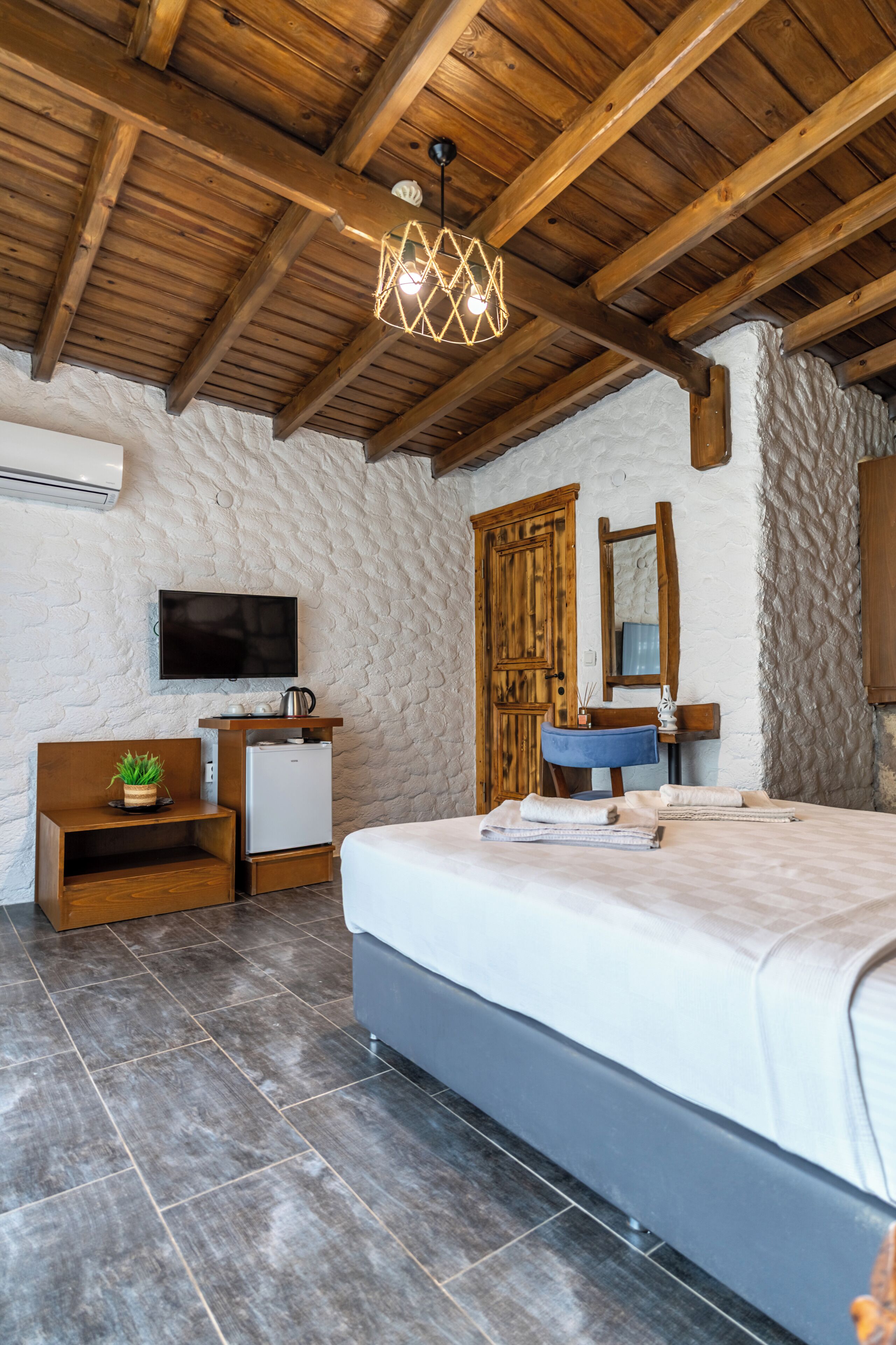 Luxury Room, Pool View