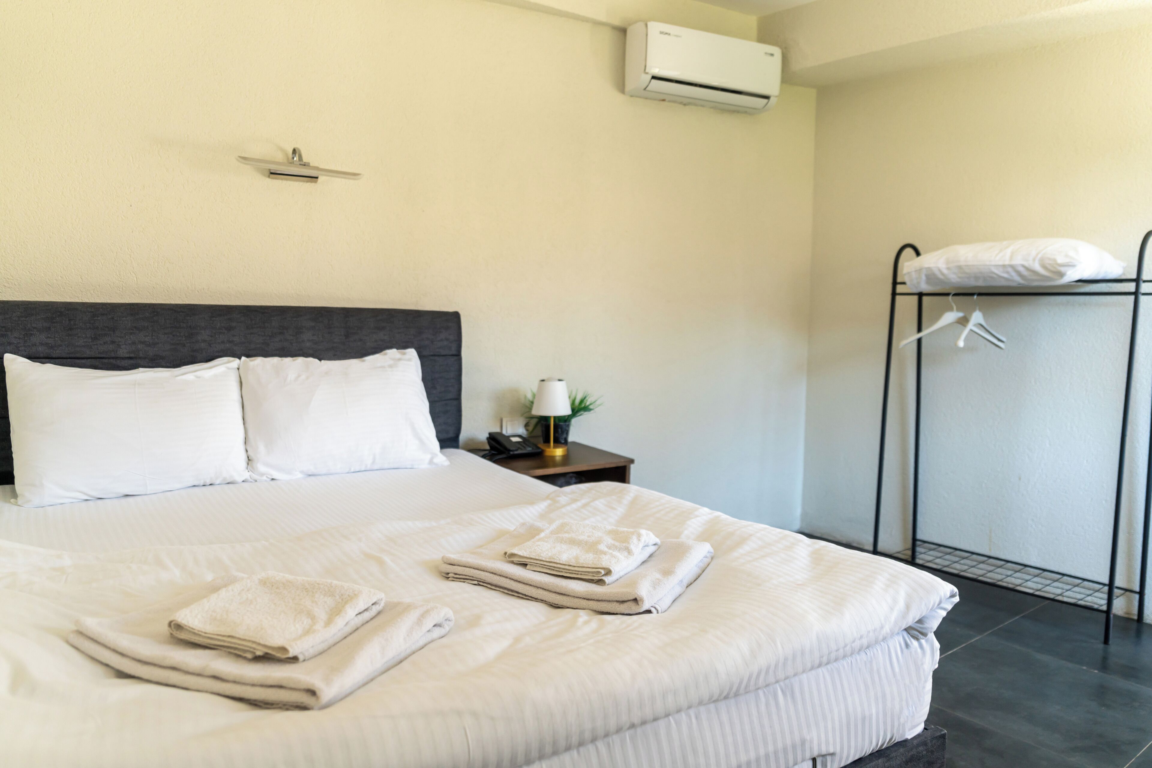 Economy Room, Garden View