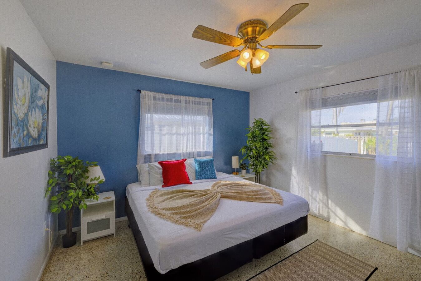 Desk, iron/ironing board, travel cot, WiFi