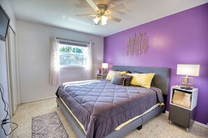 2 bedrooms, desk, iron/ironing board, travel cot - Chic Sarasota Gem: Beach| BBQ |Workspace | Patio (Sarasota)