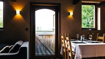 Cabin, Garden View | Dining
