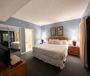 2 bedrooms, iron/ironing board, Internet, bed sheets - Beautiful 2-bedroom condo with AC in Hilton Head Island (Hilton Head Island)