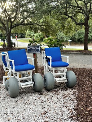 Property grounds - Beautiful 2-bedroom condo with AC in Hilton Head Island (Hilton Head Island)