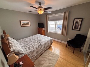 4 habitaciones, tabla de planchar con plancha, cuna de viaje y wifi 