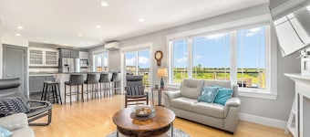 Coastal 4BR Getaway w/ Water Views, 2 Min to Brackley Beach