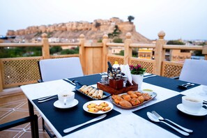 Petit déjeuner buffet compris tous les jours