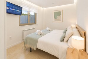 6 habitaciones, tabla de planchar con plancha, wifi y ropa de cama 