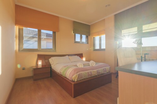 Exclusive chalet! with BBQ, wine cellar, cinema and large areas to enjoy in group.