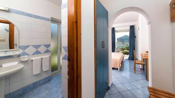 Superior-Doppel- oder -Zweibettzimmer