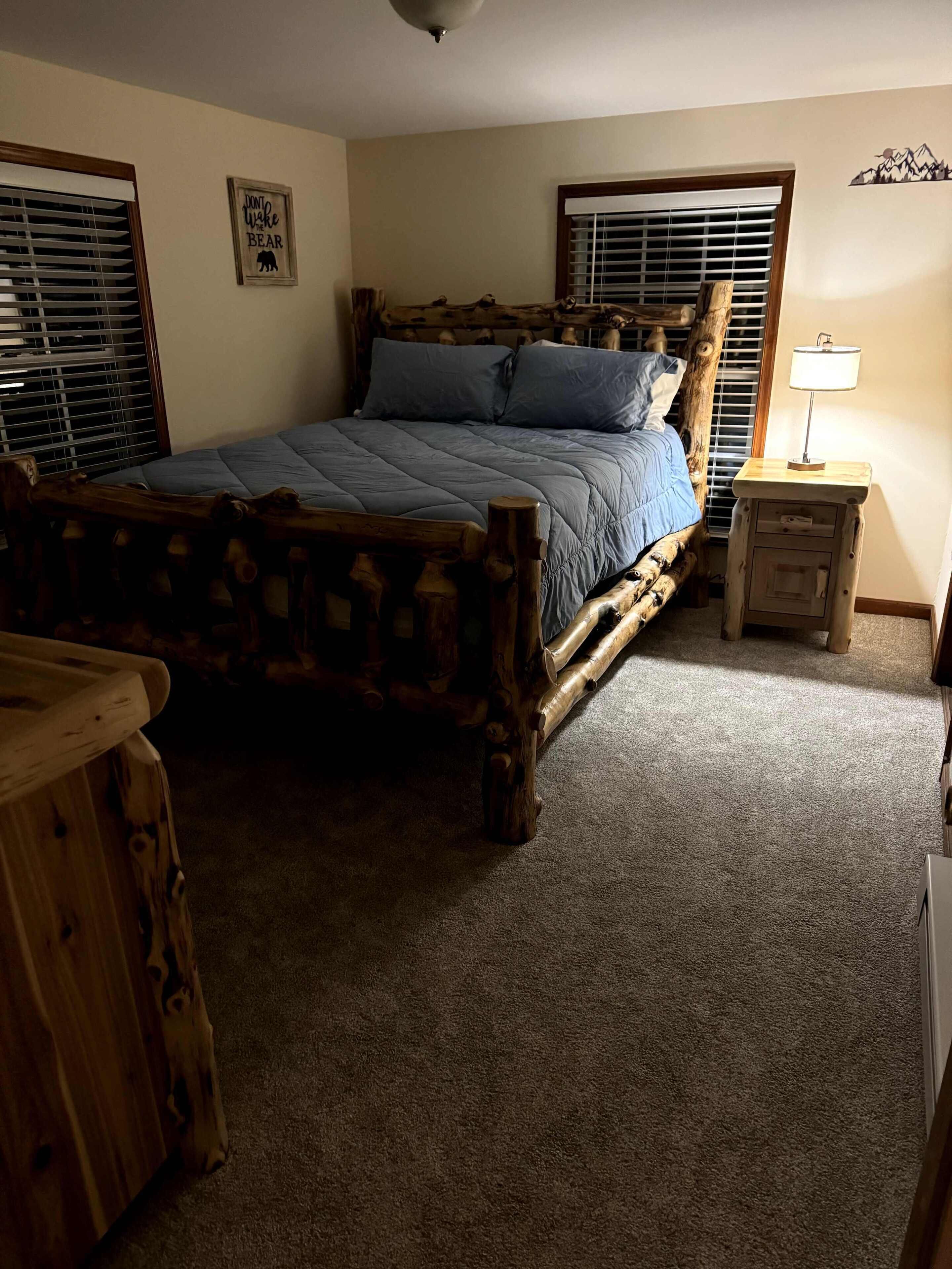 1 dormitorio, tabla de planchar con plancha, wifi y ropa de cama
