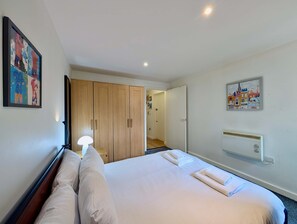1 bedroom, desk, iron/ironing board, free WiFi - Comfortable 1 bed near Deptford station (London)