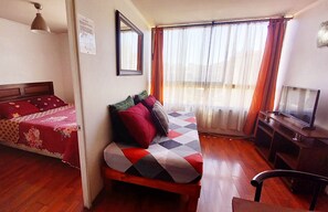 1 chambre, fer et planche à repasser, accès Internet, draps fournis