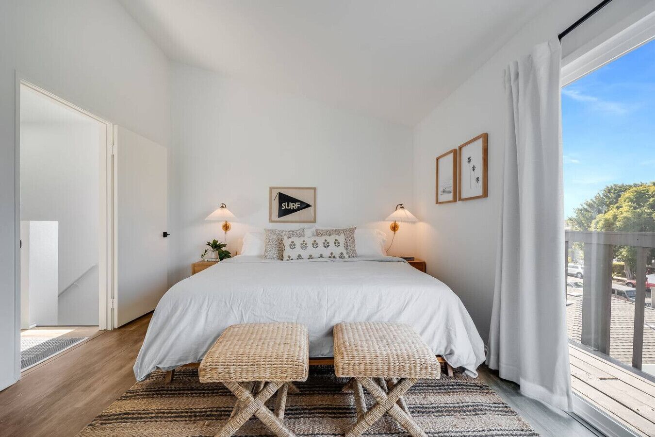 Desk, iron/ironing board, travel cot, WiFi