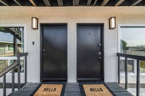 Exterior detail - Blocks to the shore w/ Central AC, King Beds & BBQ (San Diego)