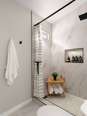 Shower, hair dryer - San Diego Oasis with Pool and Hot Tub! (San Diego)