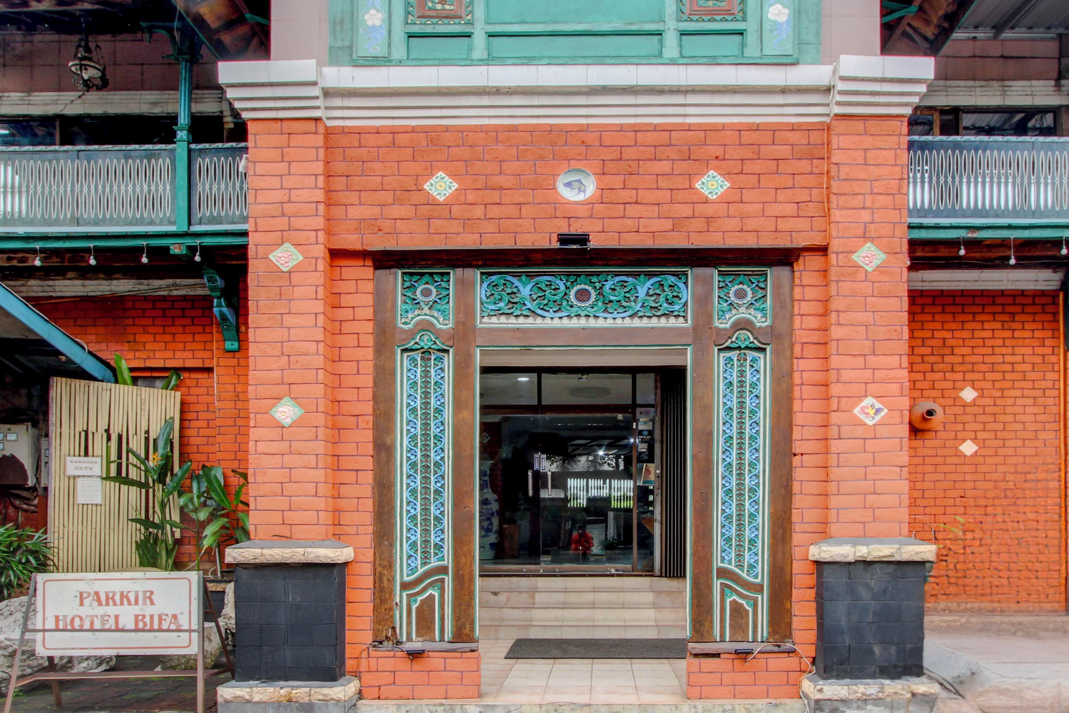 تفاصيل الفندق من الخارج