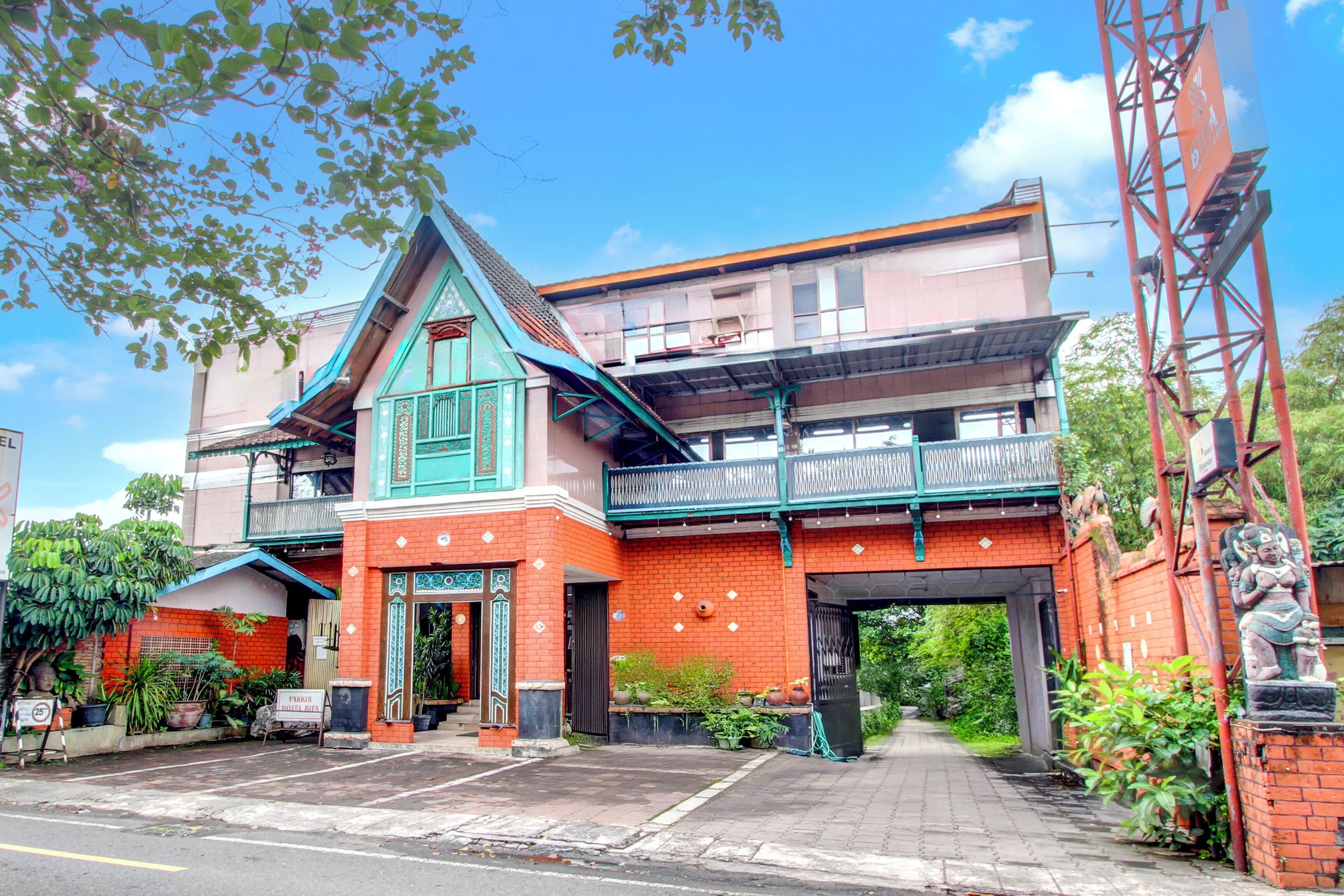 واجهة المنشأة