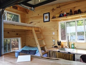 Room - Baylight Cabin | Gorgeous Cabin on Private Lake (Dysart)