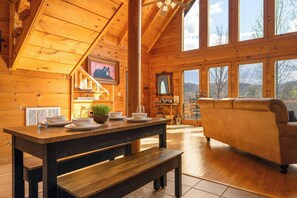 TV, fireplace, video games, offices - Smokies Getaway for 6 wPrivate Hot Tub & Mtn View (Sevierville)