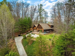 Exterior - Smokies Getaway for 6 wPrivate Hot Tub & Mtn View (Sevierville)