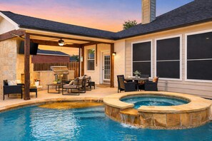 Pool - 3/2 Cozy Home near UNT & TWU-Pool, BBQ, Gym, Games (Corinth)