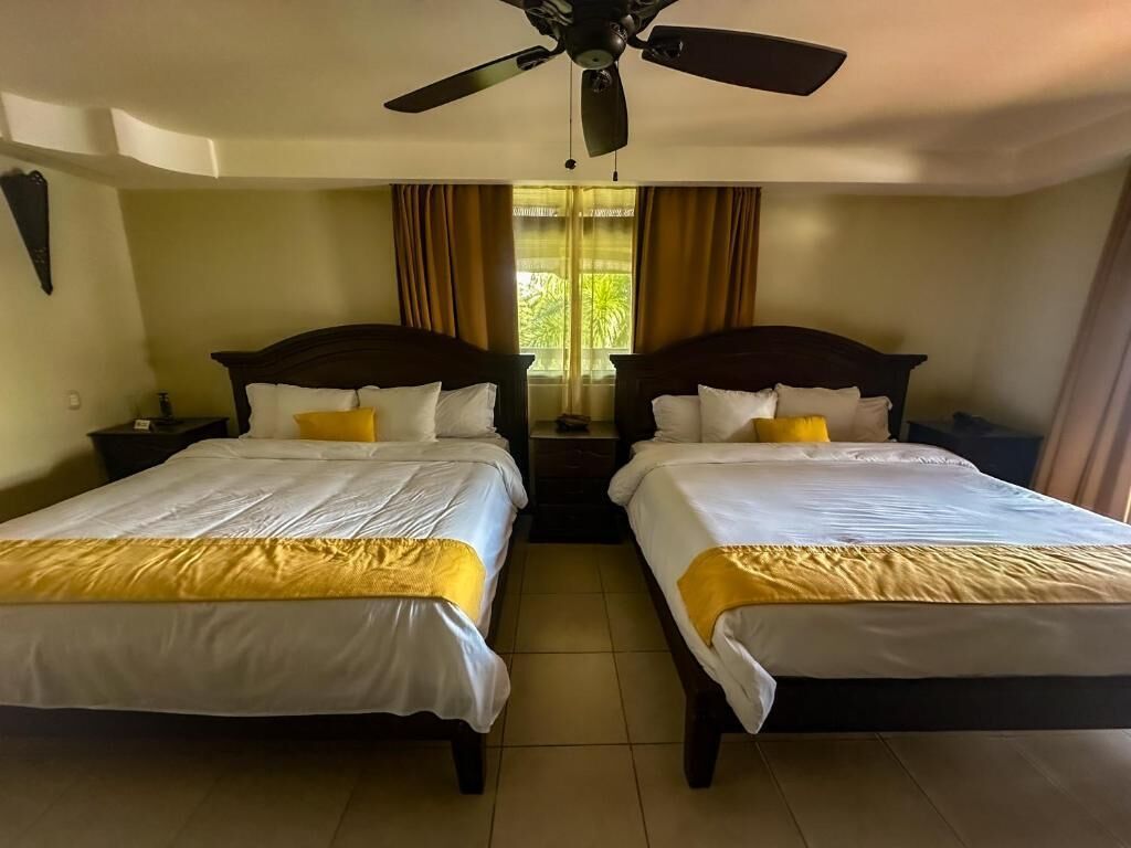 Chambre Supérieure avec lits jumeaux, balcon, vue lac