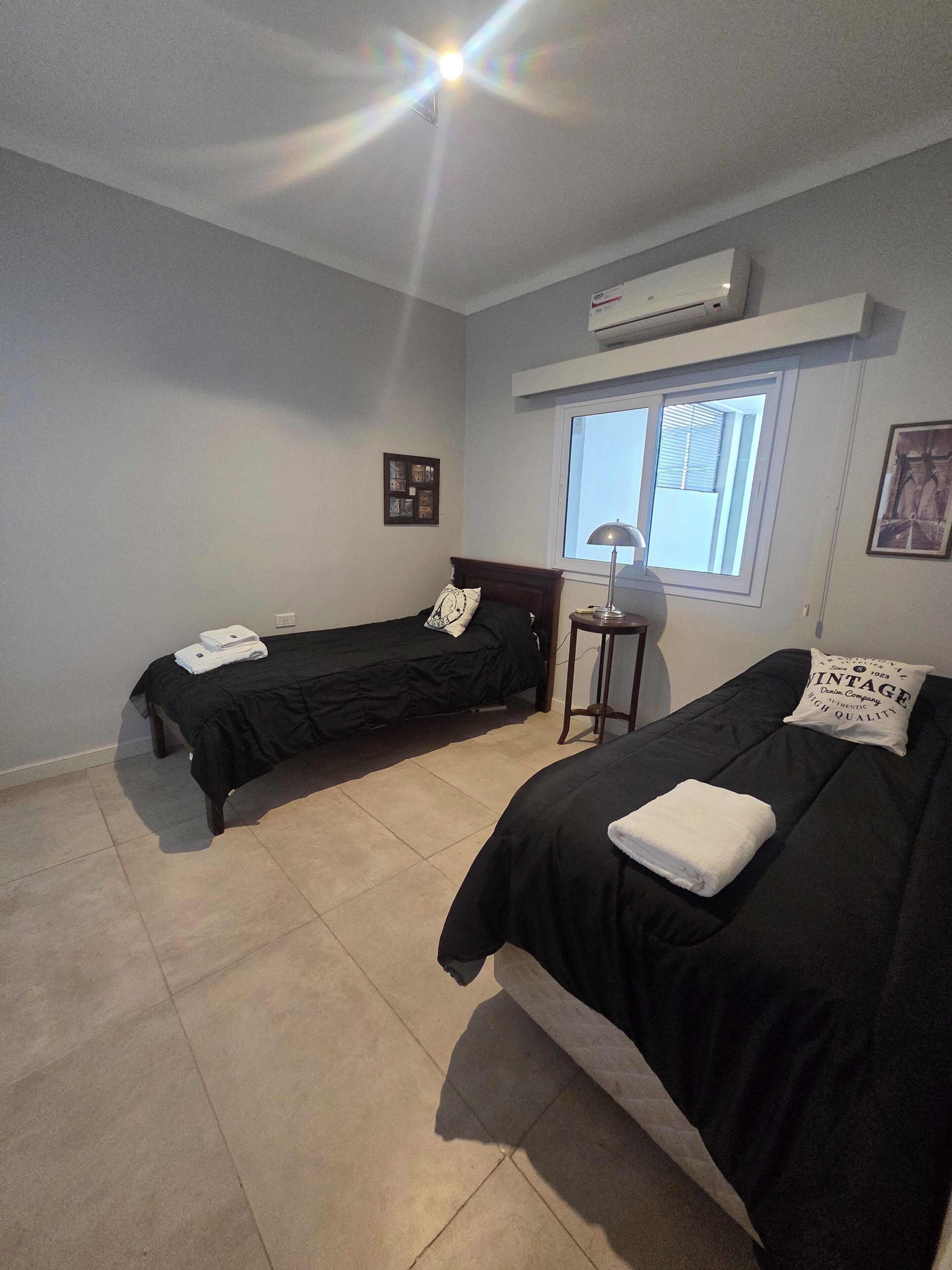 3 chambres, fer et planche à repasser, Wi-Fi gratuit, draps fournis