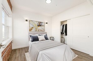 1 bedroom, iron/ironing board, WiFi, bed sheets - Modern Loft, Pool Table, Pets Welcome! (Columbus)