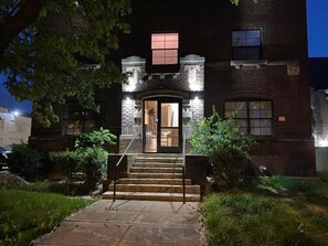 Exterior detail - Modern Loft, Pool Table, Pets Welcome! (Columbus)