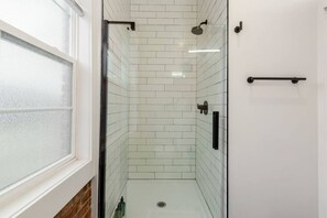 Hair dryer - Downtown Core 1BR Chic Apt + Pets Allowed (Columbus)