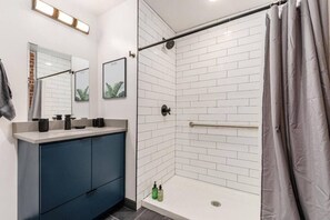 Hair dryer - Downtown Core 1BR Chic Apt + Pets Allowed (Columbus)