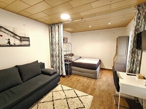 Room - Vrbo Property (Graz)