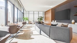 Smart TV - Landing | Stunning Studio, Rooftop Lounge, Gym (Chicago)