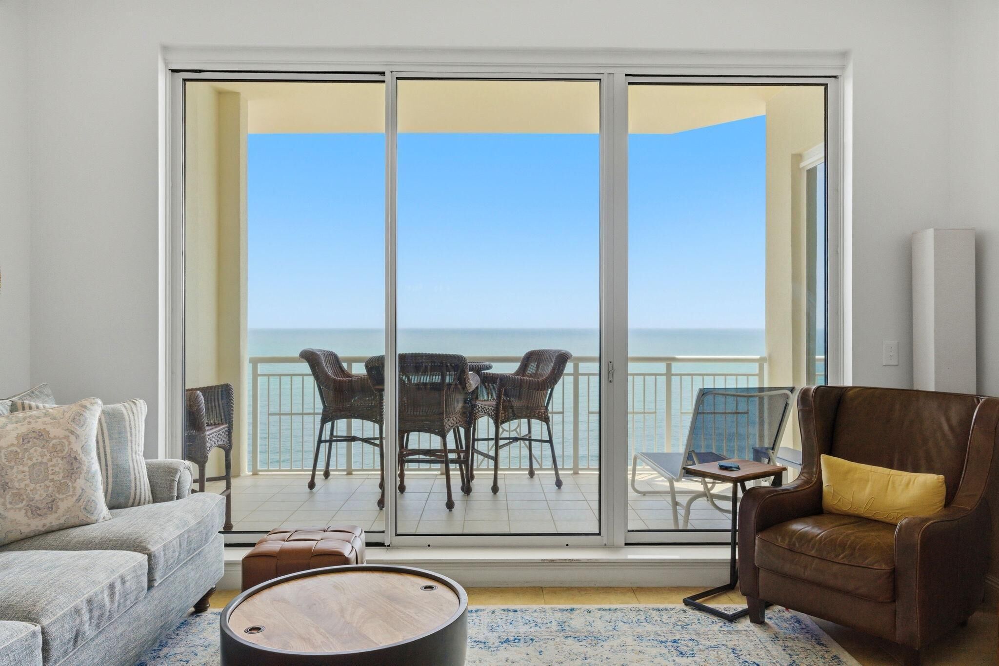 Huoneisto, useita sänkyjä (Indigo East 2003) | Oleskelualue