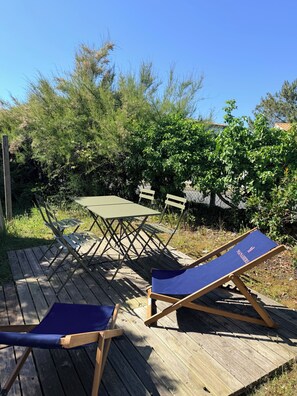 Outdoor dining - Mezzanine studio Manava (Lacanau)
