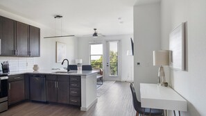Interior - Landing | Amazing 1BD, Pool, Gym (Dallas)