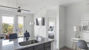 1 bedroom, desk, iron/ironing board, WiFi - Landing | Amazing 1BD, Pool, Gym (Dallas)