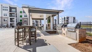 Outdoor dining - Landing | Spectacular 2BD, Clubhouse, Pool (Mountain Brook)