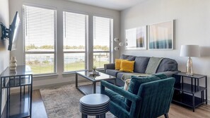Smart TV - Landing | Stunning 1BD, Clubhouse, Pool (Austin)