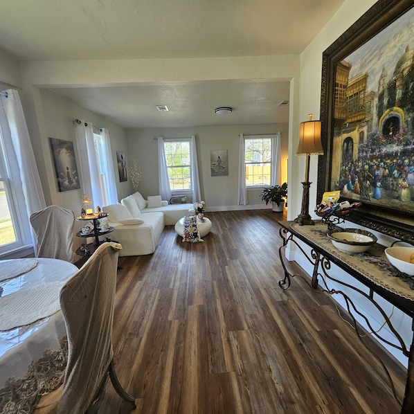 Interior - Charming 3-bedroom house with AC in beautiful Abilene (Abilene)