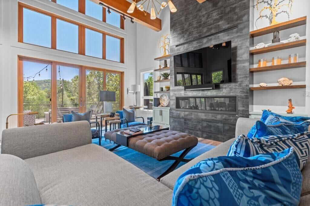 Luxury House, Garden View | Living area