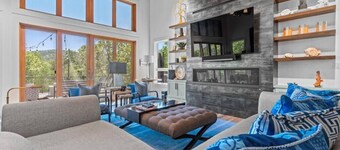 Luxurious Retreat - Private Creek View