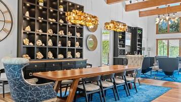 Luxury House, Garden View | Dining