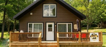 River & Miller Zoo - Louna-Nuage Shack