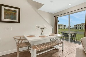 Dining - Spacious 4-bedroom Kissimmee townhome near Theme Parks, Promenade at Sunset, H20 (Kissimmee)