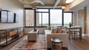 Smart TV - Landing | Beautiful 1BD, Game Room, Gym (Arlington)