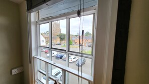 Habitació doble superior, 1 llit de matrimoni gran, s'admeten animals de companyia | Vista des de l'allotjament