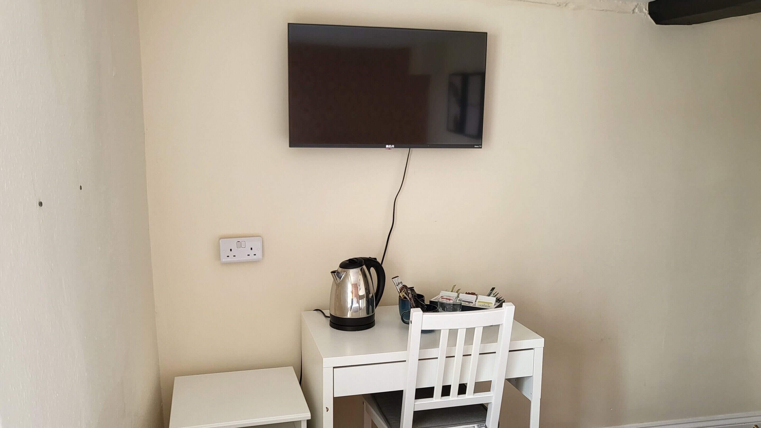 Standard Single Room, Ensuite (Room 1)